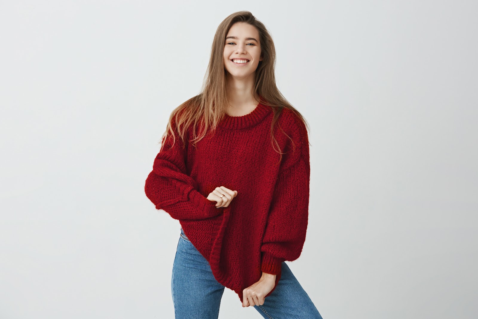 Blusa gola redonda feminina: Descubra como a peça pode transformar seu look